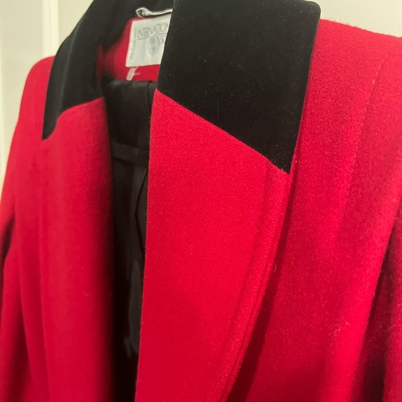 Vintage Red Coat - Picture 2 of 9